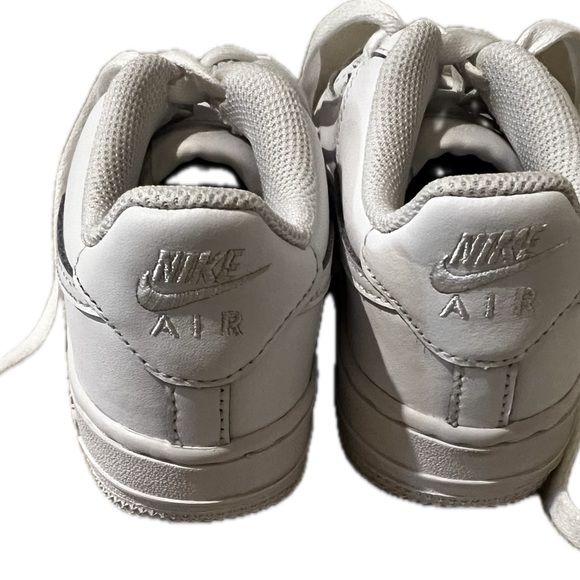 Girls white Nike AF 1 size 2Y - Picture 4 of 5